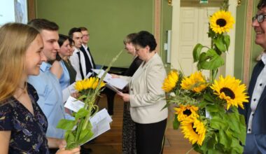 196 Lehramtsabsolveriende der Uni Halle haben das Zeugnis für ihr erstes Staatsexamen bekommen – 9 haben mit 1,0 abgeschlossen – Du bist Halle