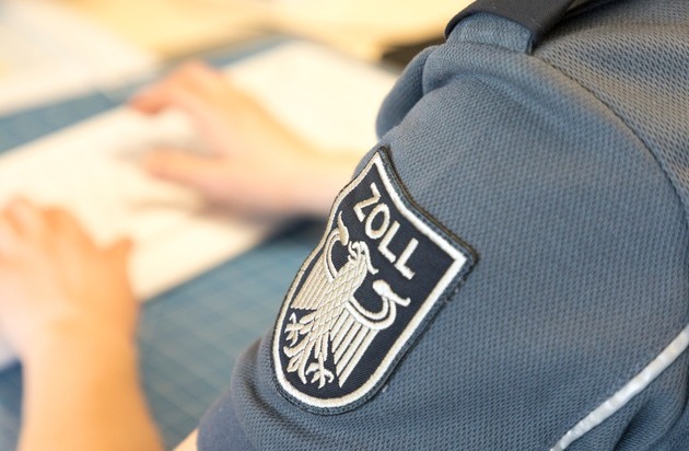 HZA-N: 360 Tagessätze: Nürnberger Zoll ermittelt Schwarzarbeit am Telefon