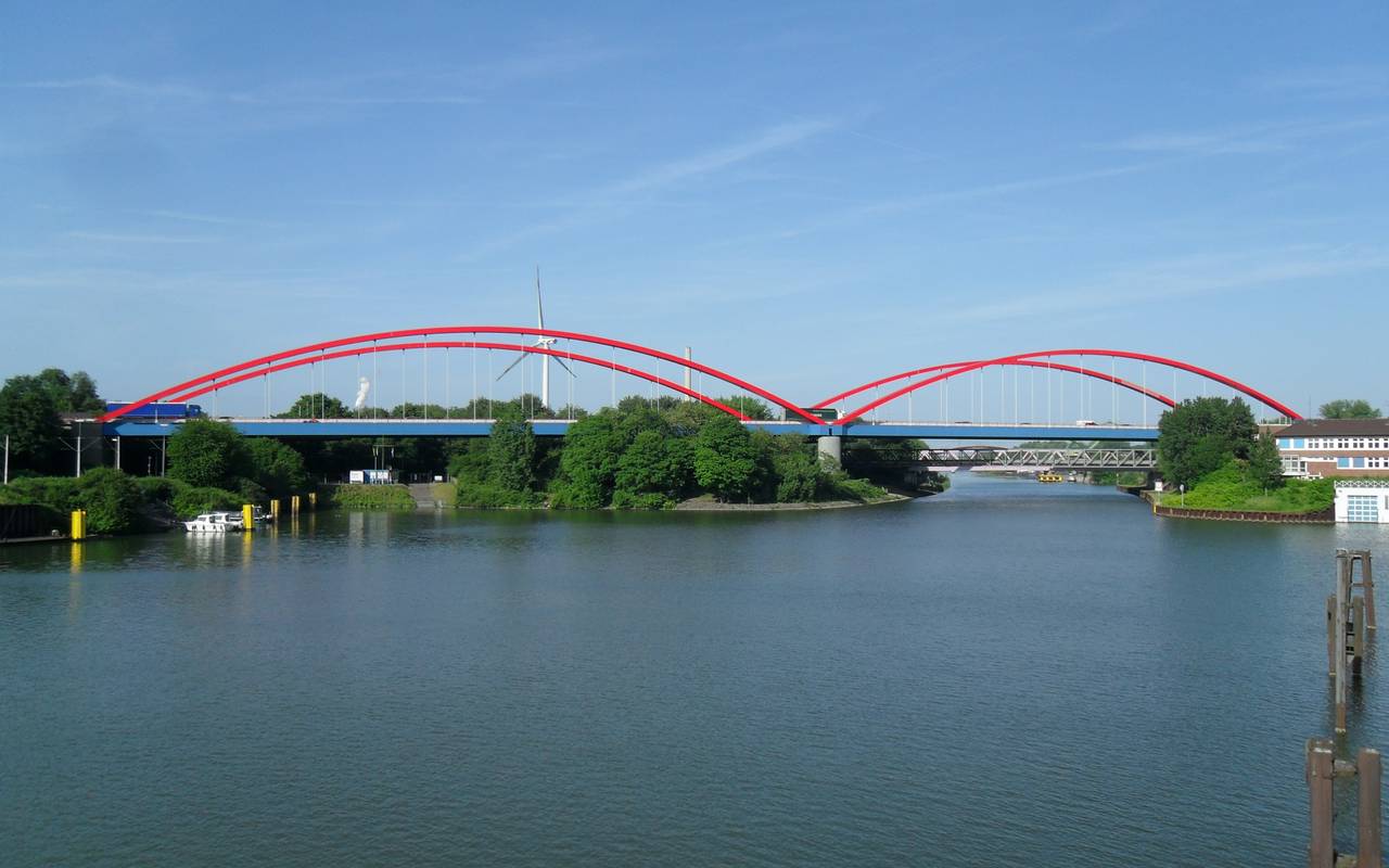 Brücke über den Rhein-Herne-Kanal zwischen Essen und Bottrop