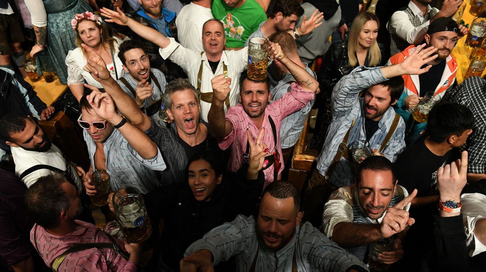 "Da wird ma glei ganz hoas": München startet Wiesn-Hit-Voting
