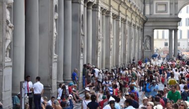 Für ein Selfie: Tourist zerstört historisches Gemälde in Florenz | News