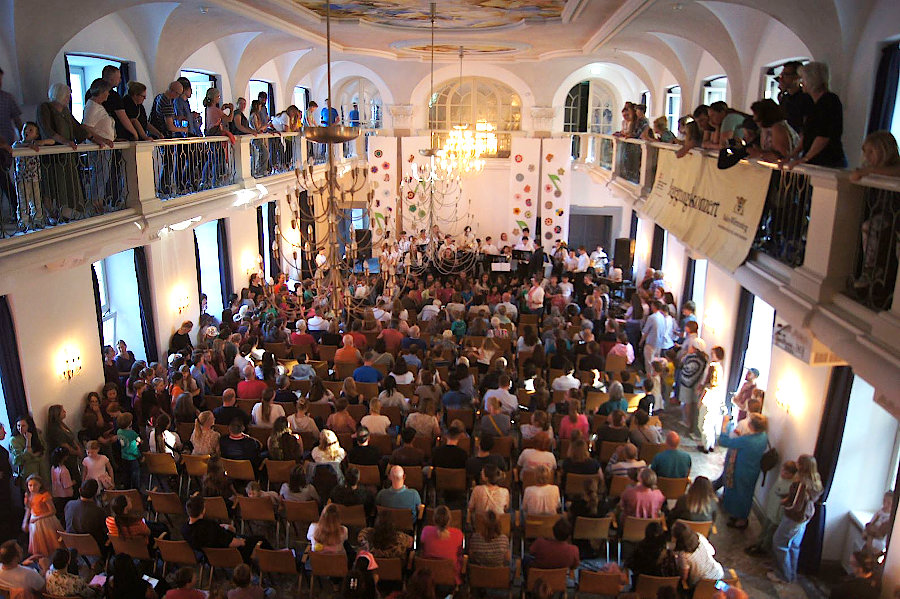Musikalische Vielfalt begeistert: 34. Schulkonzert der Durlacher Schulen in der Karlsburg