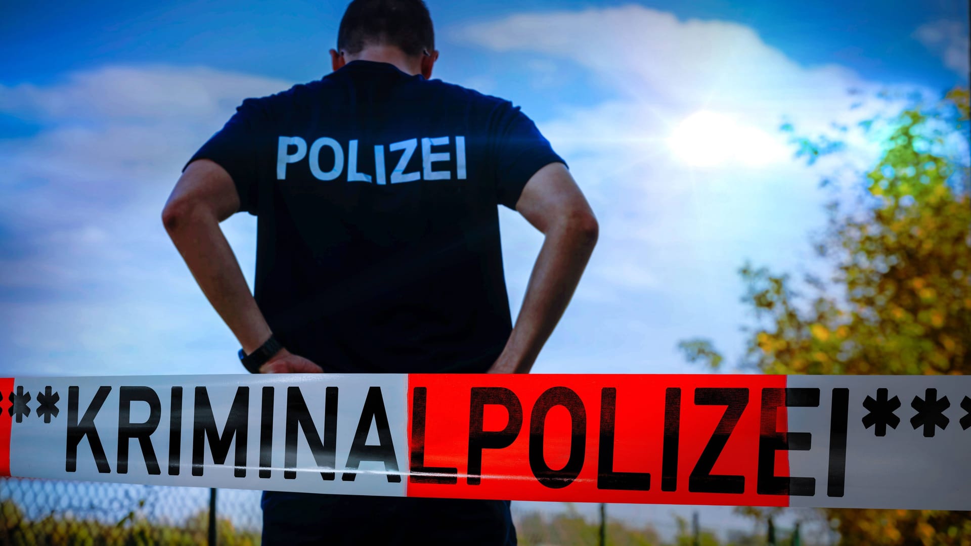 Absperrung der Kriminalpolizei (Symbolbild): Einige der in der Serie aufgegriffenen Fälle ereigneten sich vor über 30 Jahren.