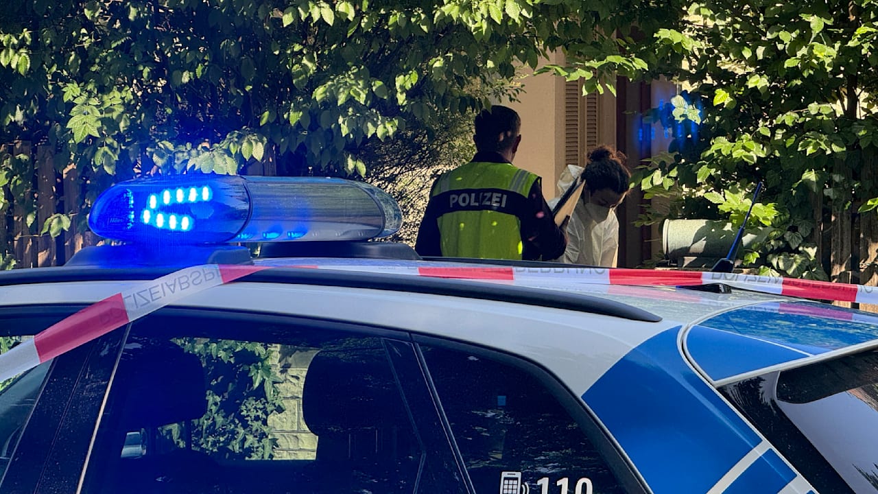 Ehemann festgenommen: Mutter von sechs Kindern mit Halsstichen getötet | Regional