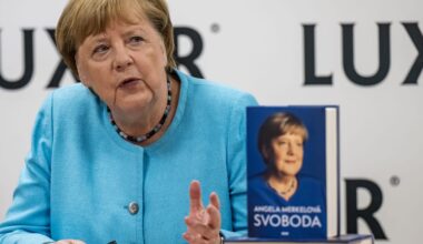 Altkanzlerin in Prag: Als es um Netanjahu geht, wird Merkel plötzlich deutlich