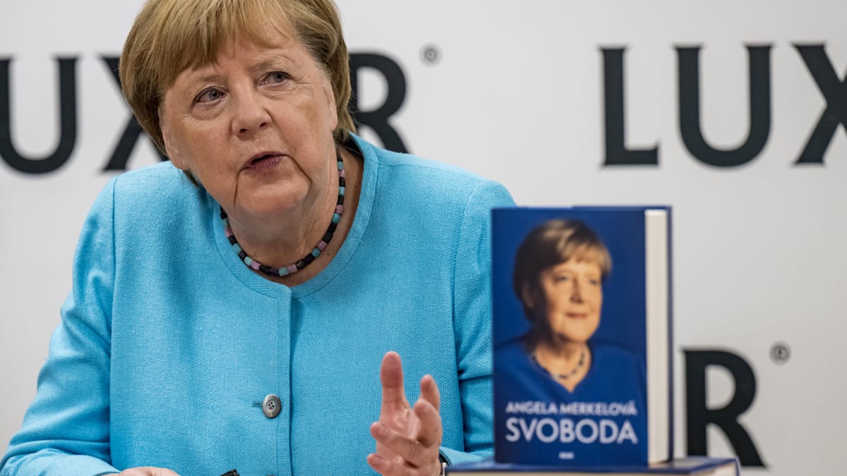 Altkanzlerin in Prag: Als es um Netanjahu geht, wird Merkel plötzlich deutlich