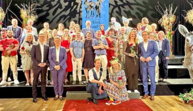 Strahlende Gewinner und Initiatoren: Das Gruppenbild zum Abschluss der Gala gehört zum Esel wie der Müllersbursche.