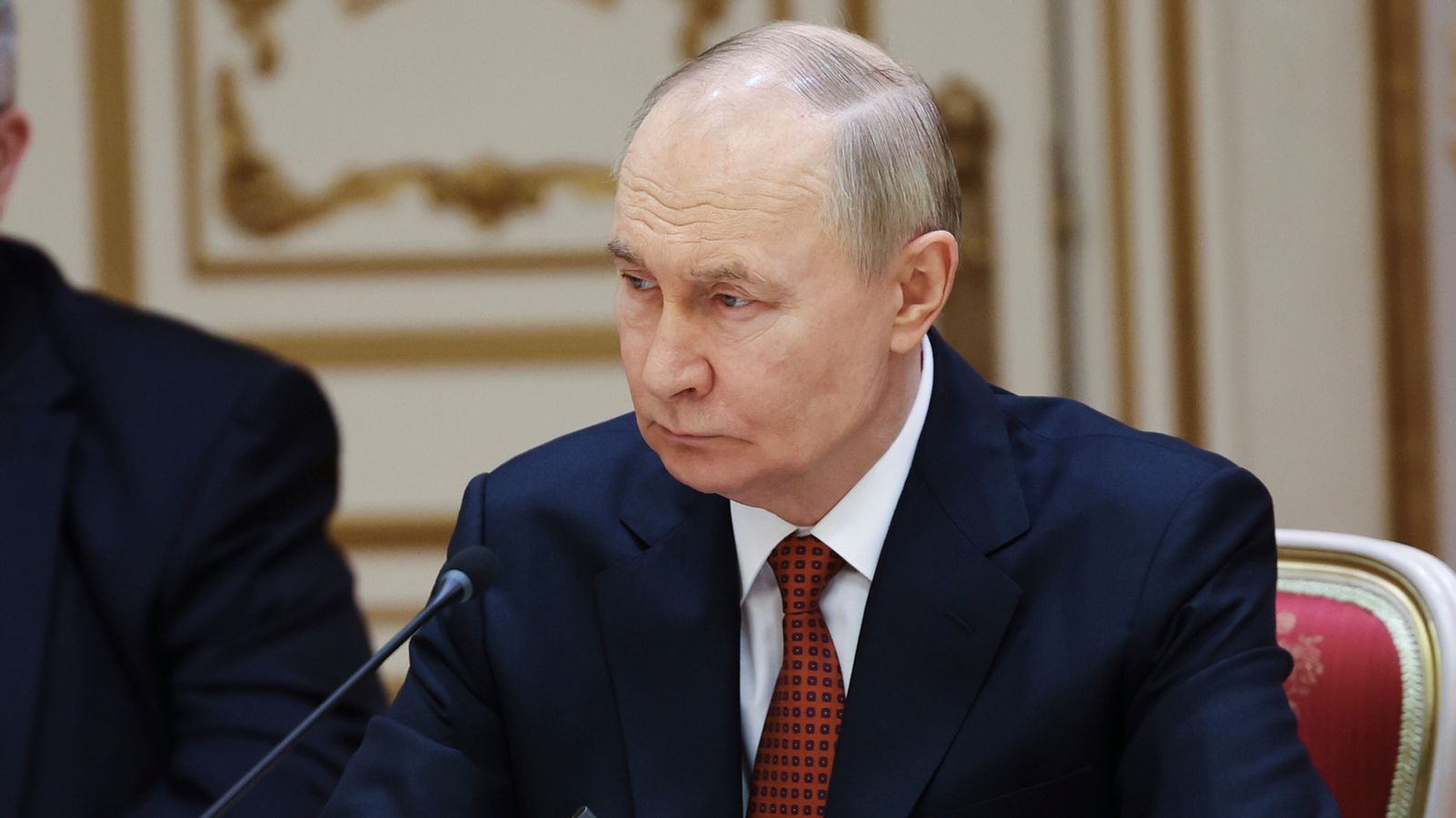 "Wir zahlen mit Inflation": Putin will Rüstungsausgaben senken