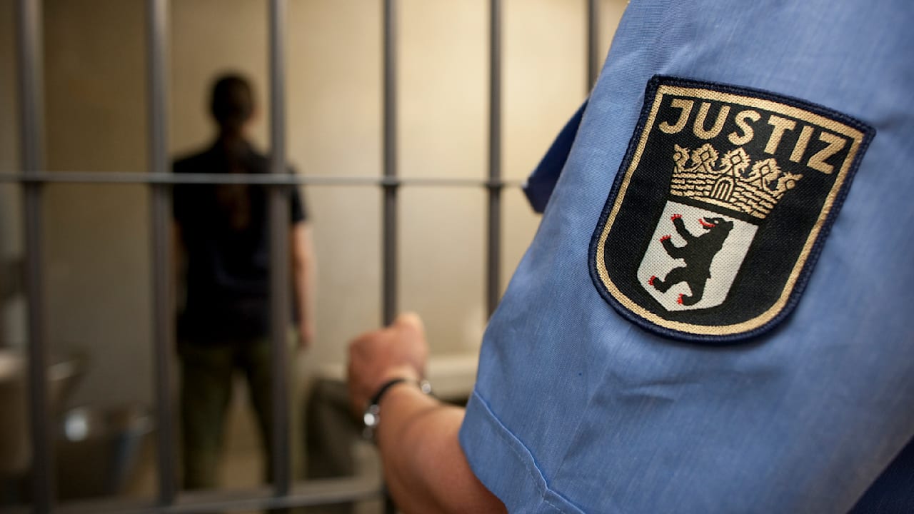 Fast jeder 2. Häftling: Ausländer-Quote im Gefängnis auf Rekordhoch | News
