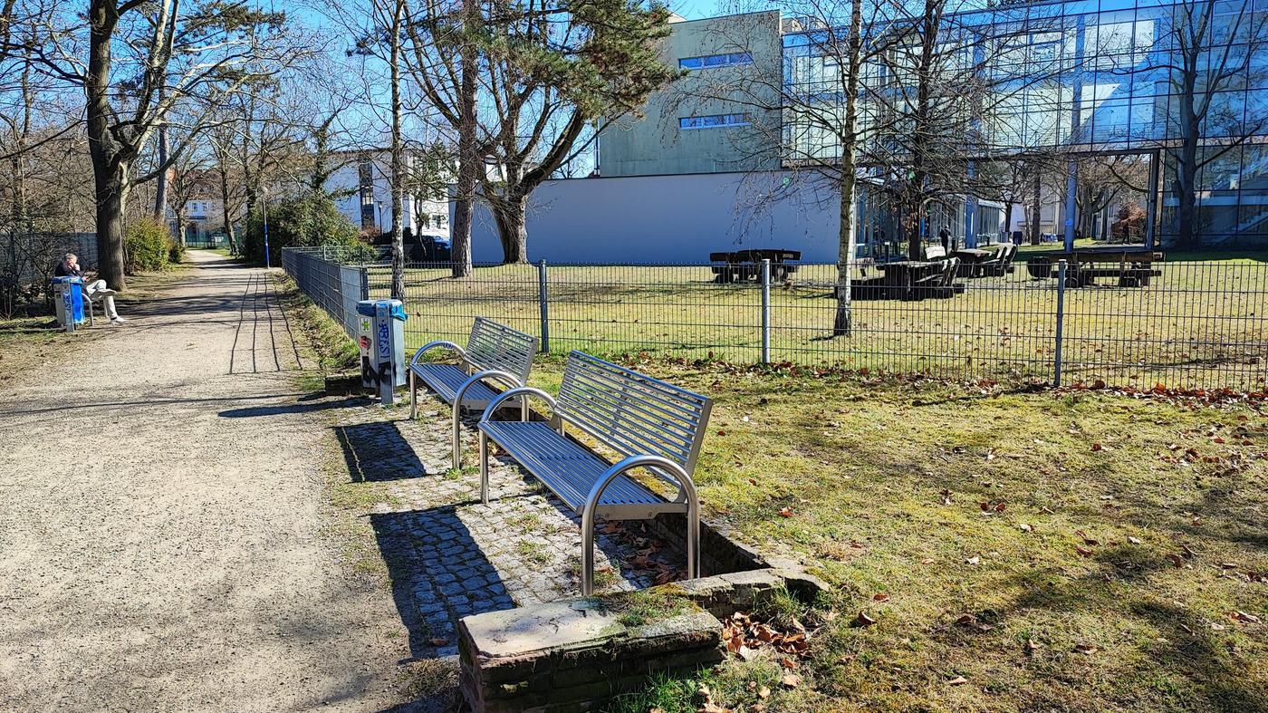 CDU will unbekannten Berliner Grünstreifen nach namibischer Botschafterin benennen