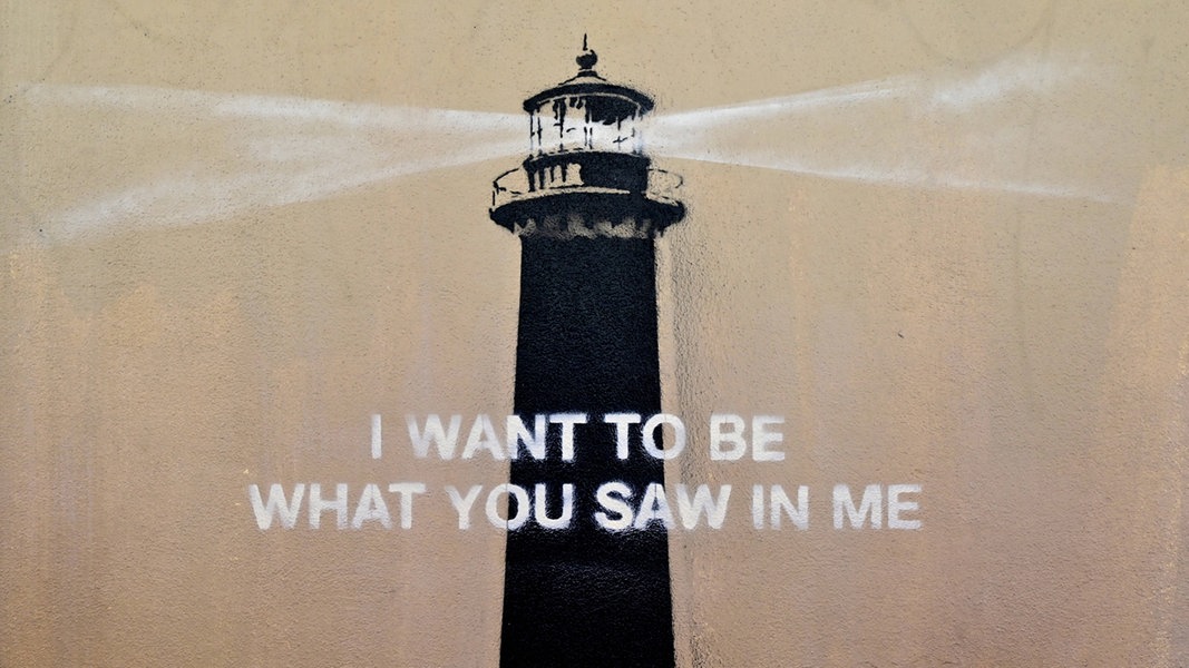 Nachgedacht: Banksy - ein Leuchtturm lädt zum Grübeln ein | NDR.de - Kultur - Sendungen