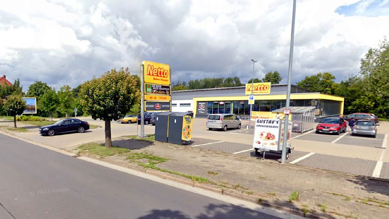 Seesen: Transporter-Fahrer wollte zwei Polizistinnen totfahren | Regional