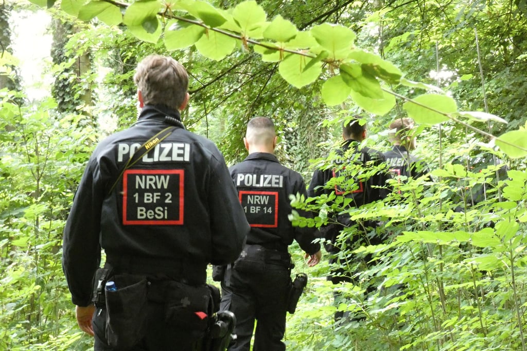 Polizeigroßaufgebot sucht nach vermisster Elisabeth R.
