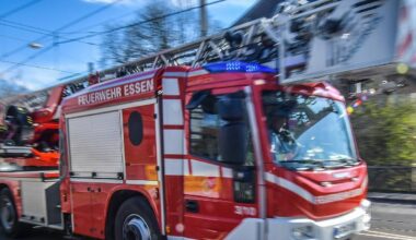 Brandgeruch zieht nach Essen: Lagerhalle brennt