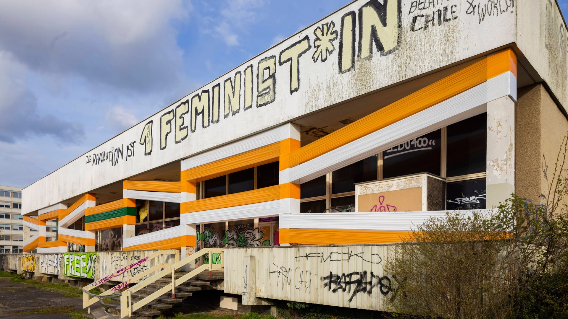 Blick auf das sanierungsbedürftige Kulturzentrum in der Pirnaische Vorstadt: Der Bund hat nun seine Förderzusage für die Robotron-Kantine erteilt Blick auf das sanierungsbedürftige Kulturzentrum in der Pirnaische Vorstadt: Der Bund hat nun seine Förderzusage für die Robotron-Kantine erteilt