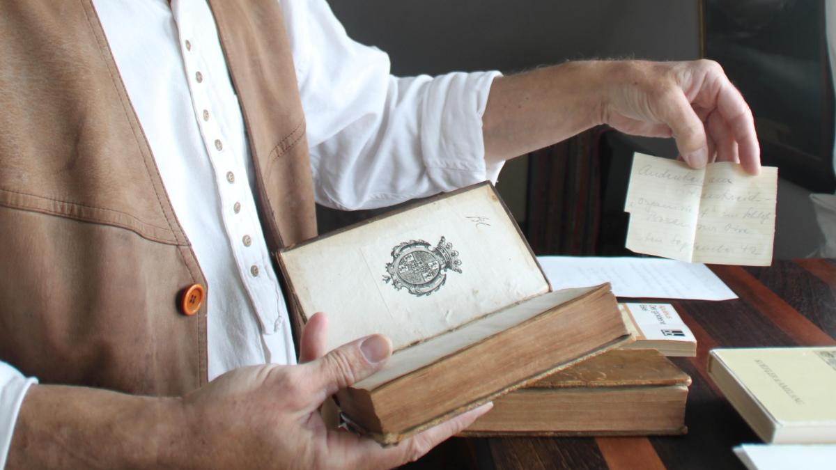 Drei Bücher kehren zurück nach Frankreich