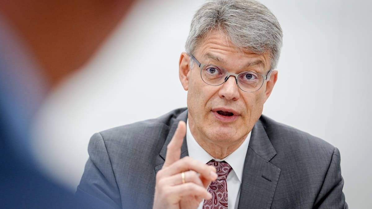 Pünktlichkeit, Sauberkeit, Sicherheit: Verkehrsminister Schnieder bezeichnet Zustand der Deutschen Bahn als „indiskutabel“