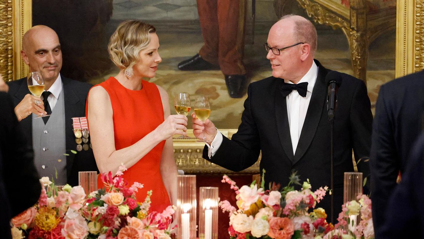 Fürstin Charlène + Fürst Albert: Romantischer Moment beim Staatsdinner