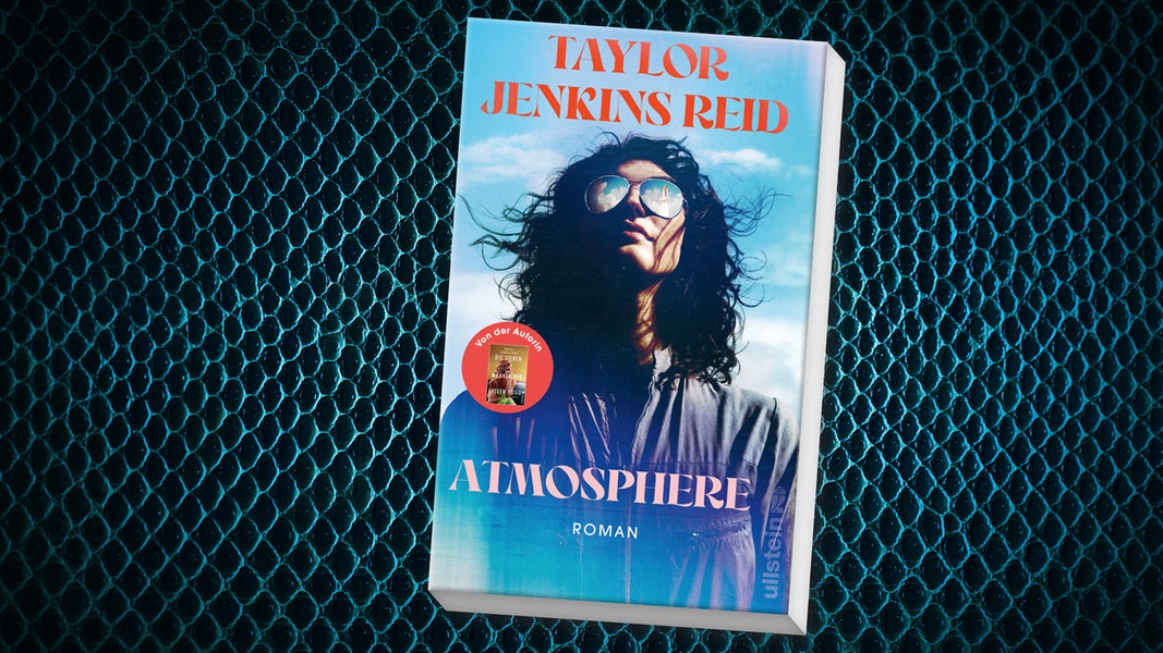 Roman "Atmosphere": Liebe und Gefahr im Weltraum | NDR.de - Kultur - Buch