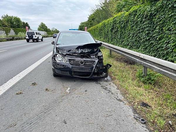 Betrunken auf der A2 in die Leitplanke