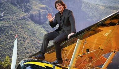 Los Angeles | Tom Cruise bricht Weltrekord mit brennendem Fallschirm