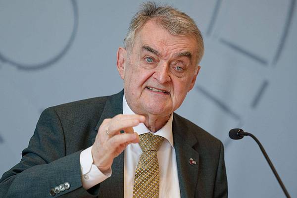 Düsseldorf | Reul befürwortet Diskussion über Social-Media-Verbot