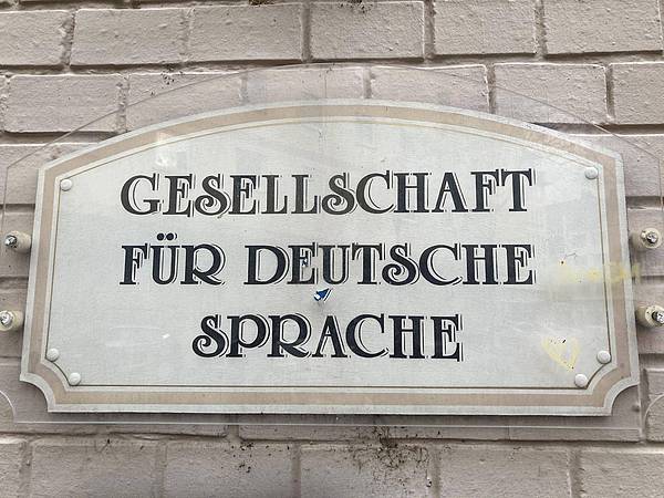 Wiesbaden | Wenn Menschen gerne Murmel oder Morax heißen wollen