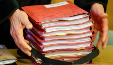 StA muss Namen von Straf­ver­tei­di­ger nicht preis­geben