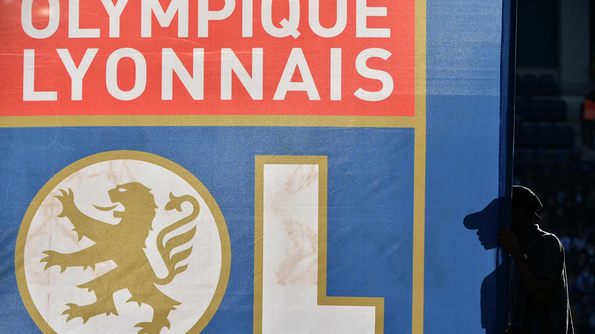 Frankreich: Olympique Lyon zum Zwangsabstieg verurteilt - Sport