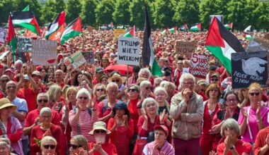 Zehntausende demonstrieren in Den Haag gegen Gaza-Krieg