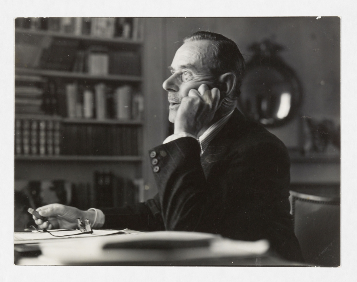 Denkend, rauchend: Thomas Mann in späten Jahren