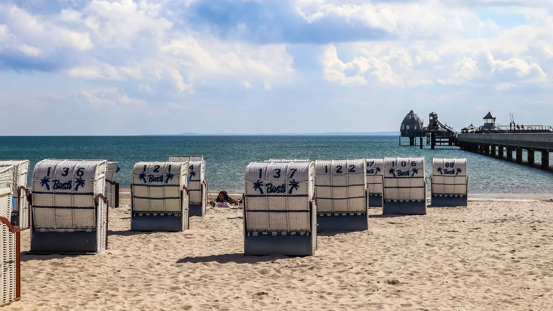 Der Strand von Grömitz: Das Team des Wünschewagen Niedersachsen begleitete Haike bei ihrem Ausflug an die Ostsee.