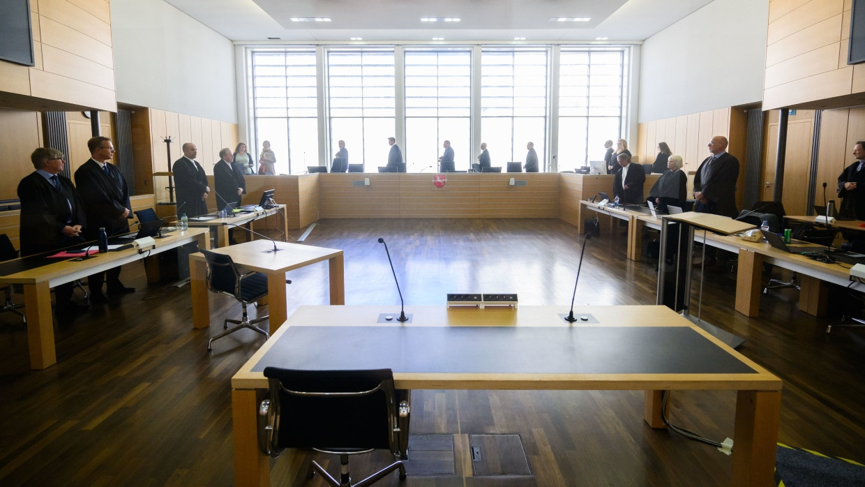 Was das Gericht an den Tag bringt: Elisa Hoven ließ sich zu ihrem Roman von tatsächlichen Fällen anregen.