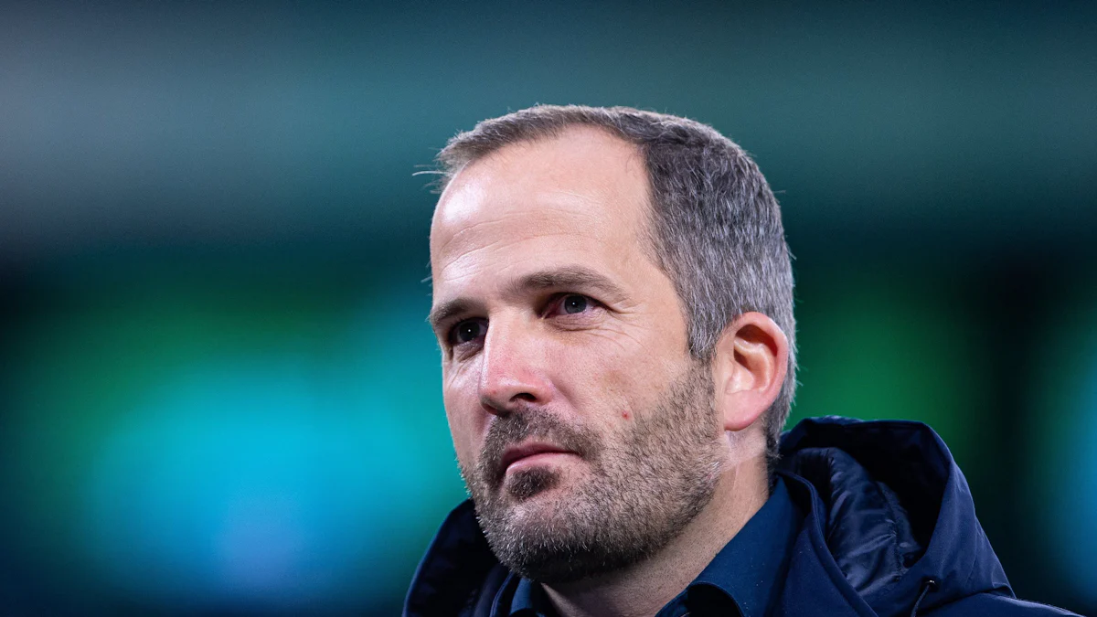 FC Augsburg stellt sich sportlich neu auf: Vier neue Manager für mehr Talente - Sport