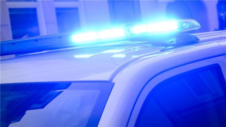 Autofahrer ohne Führerschein flüchtet vor der Polizei