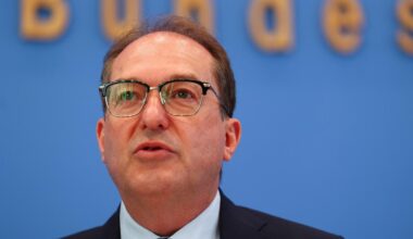 Dobrindt warnt vor wachsender Gewalt junger Extremisten