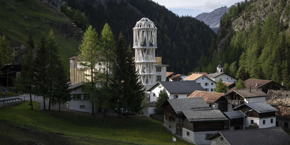 Weiße Turm von Mulegns