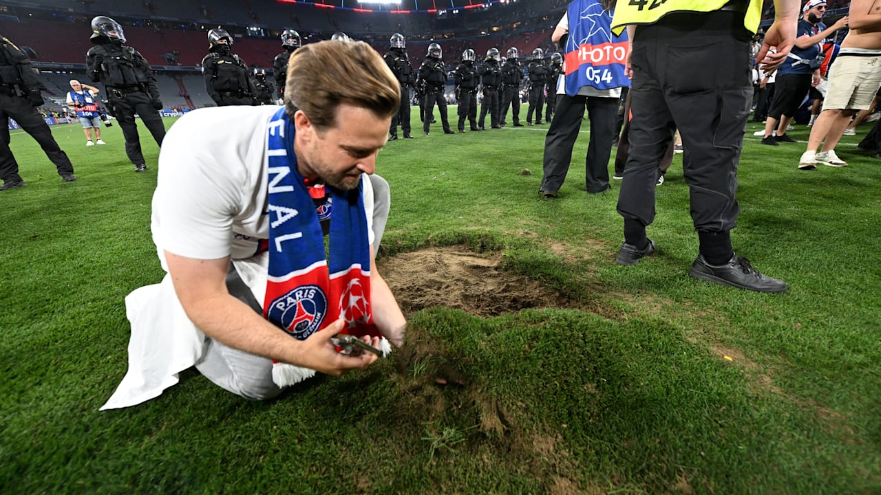 Von PSG-Fans zerstört! Hat Deutschland gegen Portugal ein Rasen-Problem? | Fußball