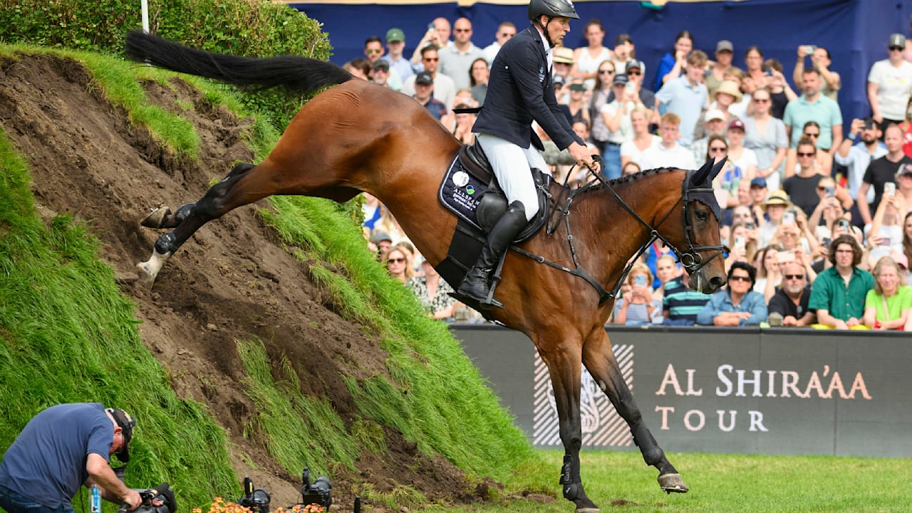 Reiten: Spring-Derby in Hamburg: André Thieme siegt im Schongang | Sport