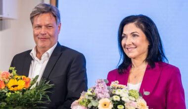 Habeck: Northvolt-Erbe belastet – Reiche soll Gutachten offenlegen! | Politik