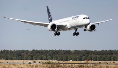 Bombendrohung zwingt Lufthansa-Flieger zur Umkehr nach Frankfurt | Regional