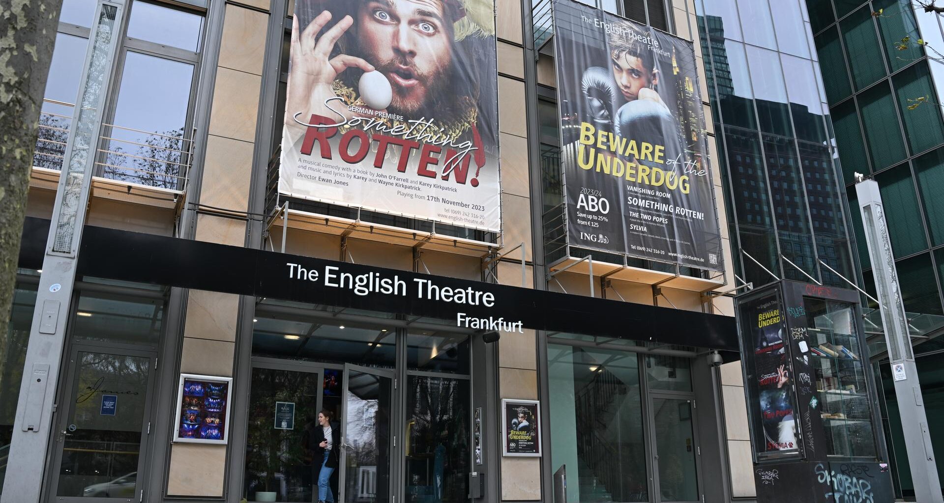 "English Theatre Frankfurt" zieht wieder ins Gallileo-Hochhaus ➤ Kultur-Nachrichten aus Hessen | hessenschau.de