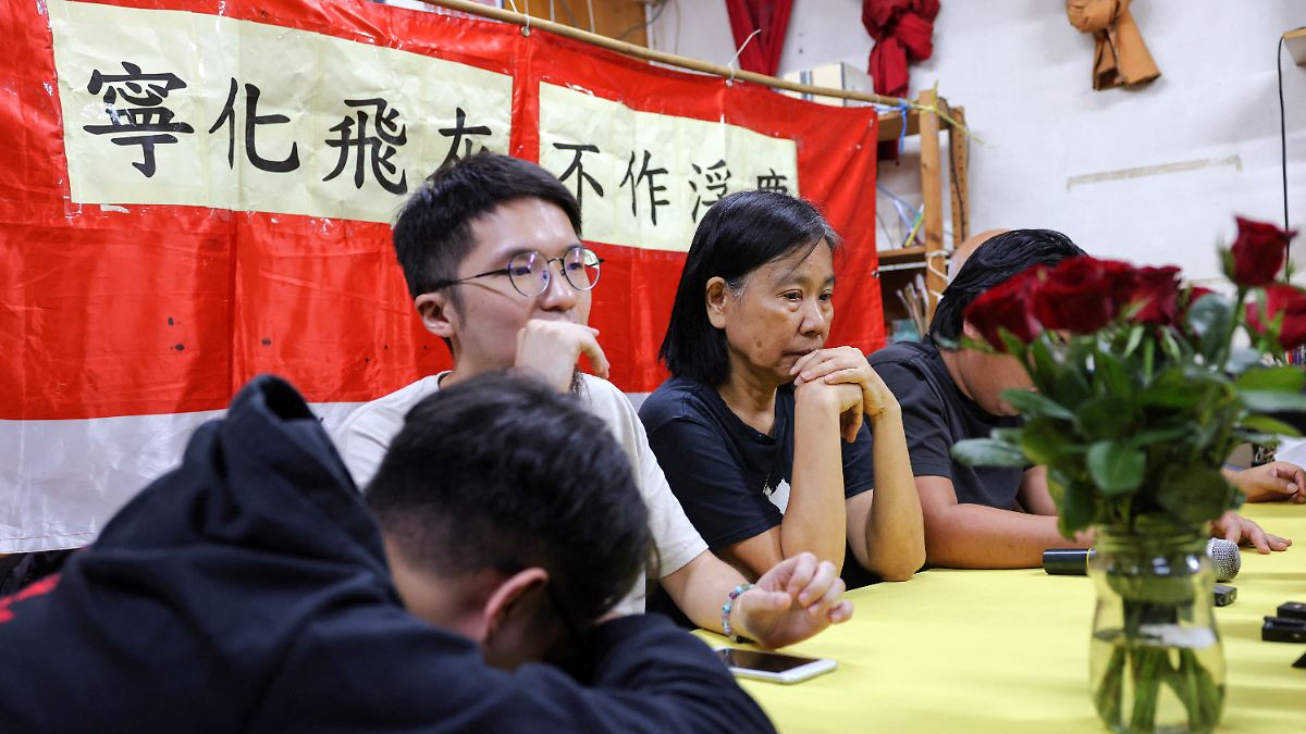 "Drakonische Unterdrückung": Letzte demokratische Partei in Hongkong gibt auf
