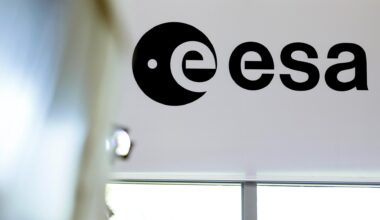 Das Logo der Europäische Weltraumorganisation (ESA) auf der ersten SpaceTech.NRW Raumfahrtkonferenz im Deutschen Zentrum für Luft- und Raumfahrt.