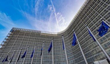 Bericht über geheime Verträge: NGOs im Auftrag der EU-Kommission aktiv?