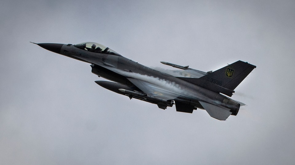 Ukraine-News: F-16-Pilot stirbt bei Abwehr der bislang heftigsten russischen Luftangriffe auf Ukraine