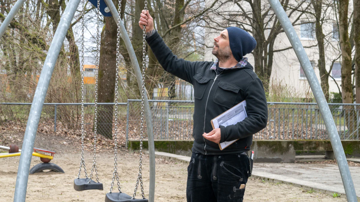 Trends, Tricks und Gefahren: Unterwegs mit einem Spielplatz-Kontrolleur - München