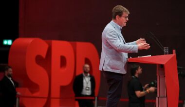 Stegner sorgt für Zoff bei SPD: Der Blutdruck steigt, wenn es um Frieden, Putin und Russland geht