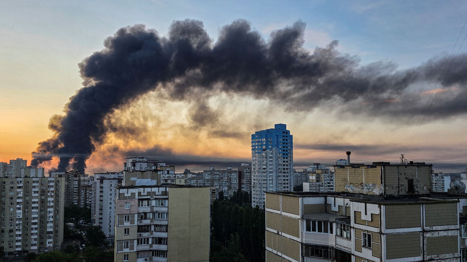 Ukraine-Ticker: Mindestens 14 Tote bei Luftangriff auf Kiew
