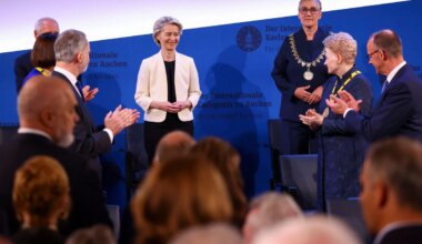 Auszeichnungen - Politikmagazin ehrt von der Leyen als Politikerin des Jahres - Panorama